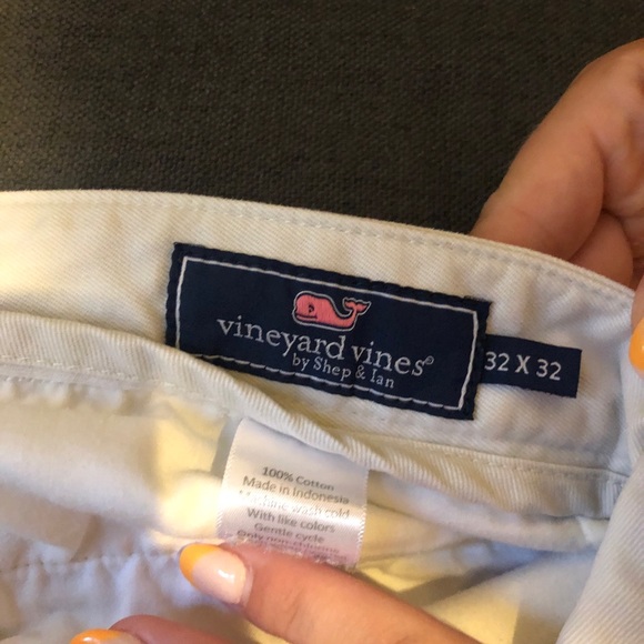 Vineyard Vines White Pants (32x32) - Picture 2 of 2